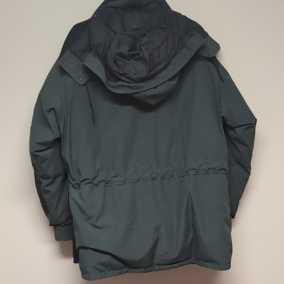 Canada Goose "Snow Goose" Men's Green and Black Parka - Picture 6 of 6